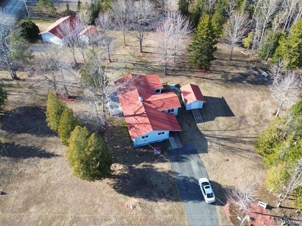 3 Wildwood Dr, Woodstock, NB E7M 4C4