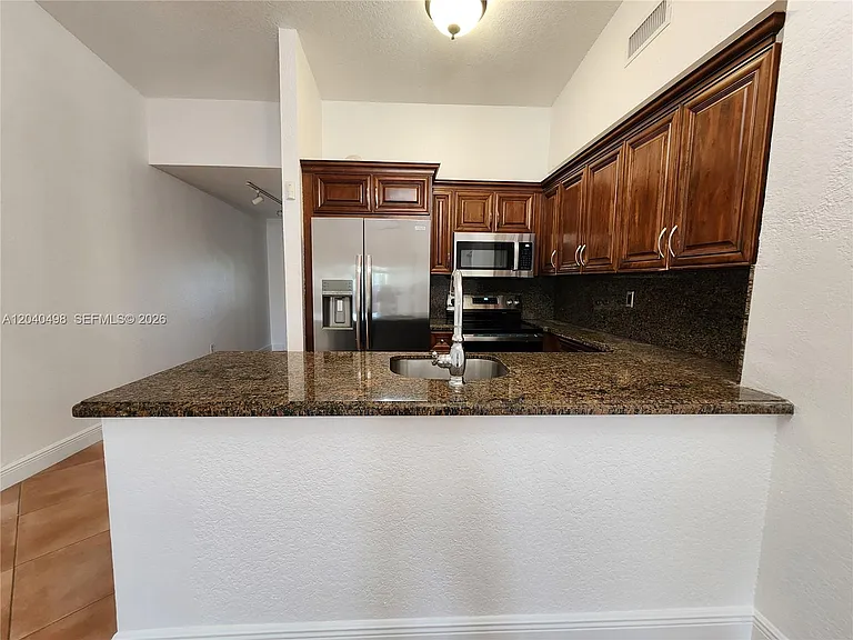 13412 SW 17th Ter — Photo 4
