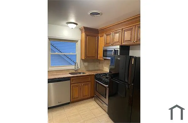 Building Photo - 42 Ridge Ct #2