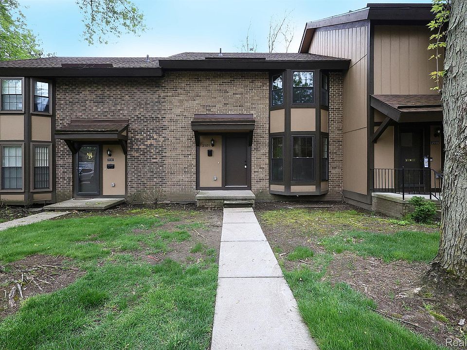 1st image of 25151 Greenbrooke Dr
