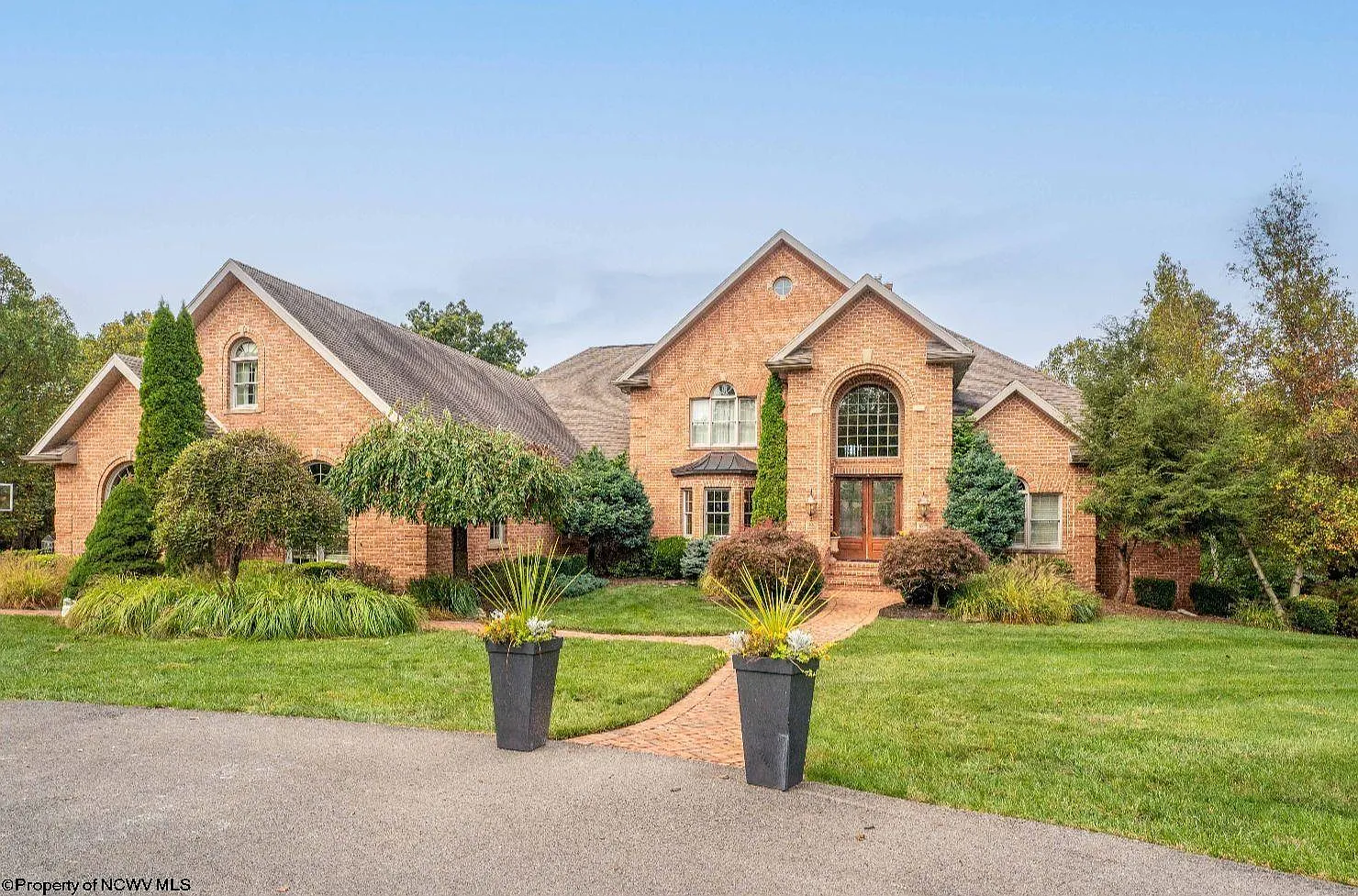 107 Nelson Dr photo 1