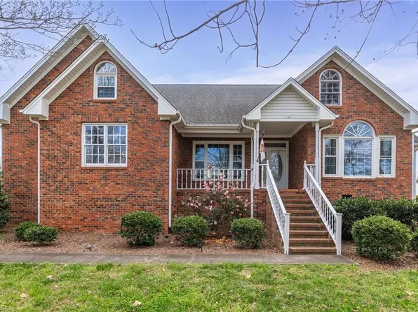 151 Rhinewood Ln, Reidsville, NC 27320