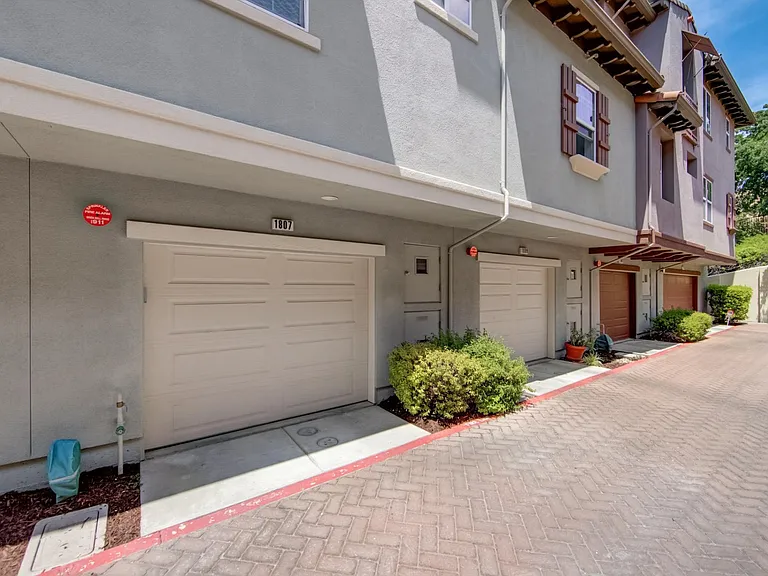 1807 Trailside Cir — Photo 19