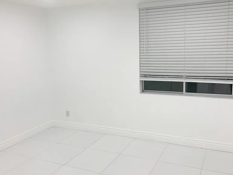 5301 Balboa Blvd #F7 — Photo 15