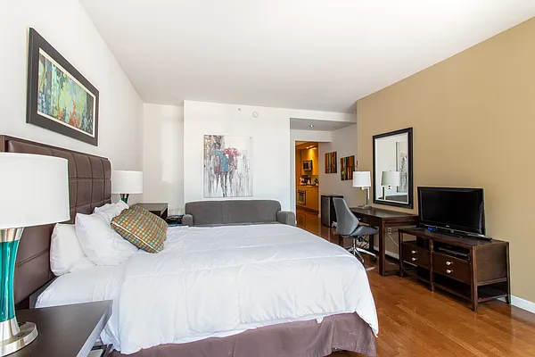 Rented by Compass | media 2