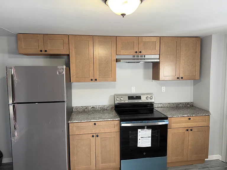 1110 Broadway Ave — Photo 5