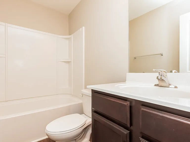1537 Summer View Ln — Photo 14