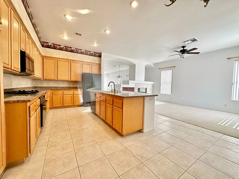9103 Imperial Castle Ct — Photo 8