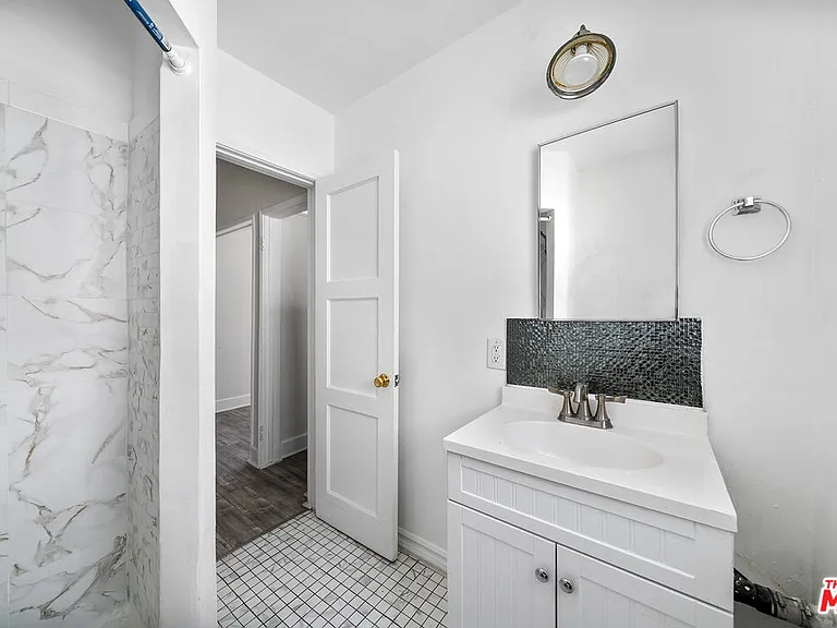 1238 S Beverly Glen Blvd #10 — Photo 8