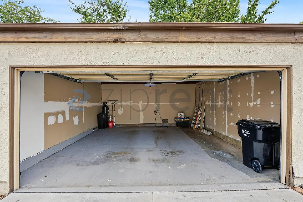 3 bed, 2.5 bath, 1415 sqft, $4,500 — Photo 4
