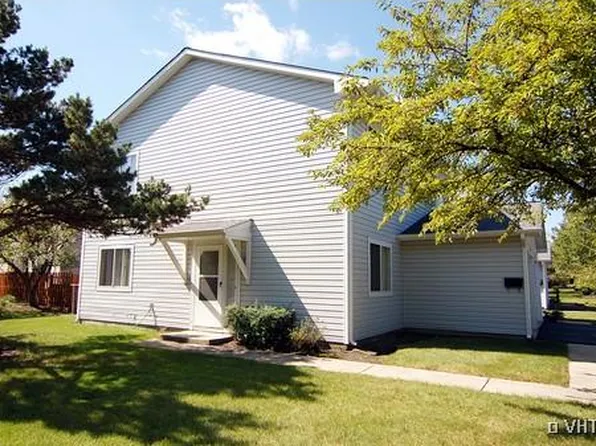 527 Alton Ct, Carol Stream, IL 60188