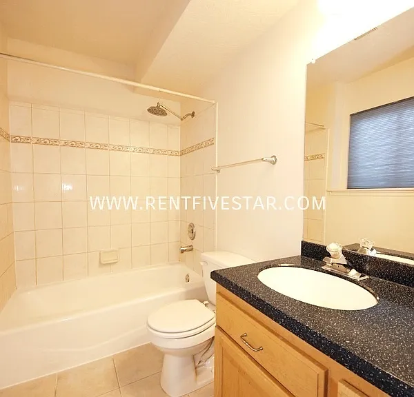 1432 E Poplar St — Photo 14