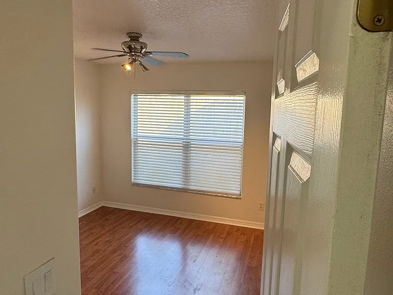 1823 Ashton Dr E — Photo 31