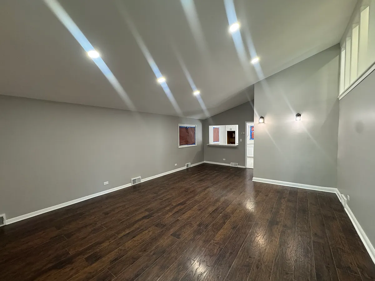 Building Photo - 15230 Meadow Ln