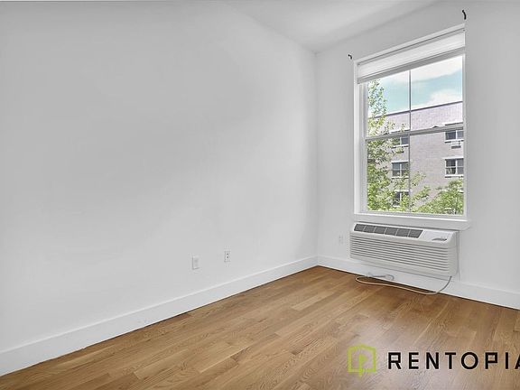 3rd image of 32 Meserole St #3M
