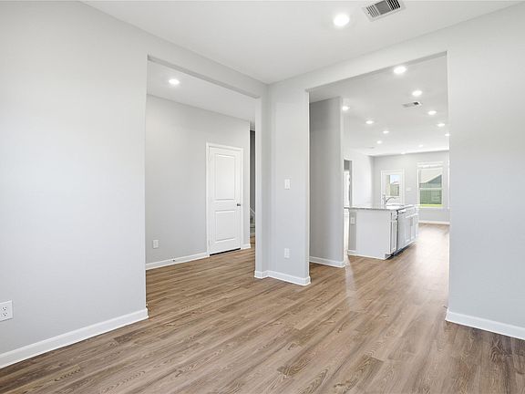 5th image of 32315 Melbrooke Dr