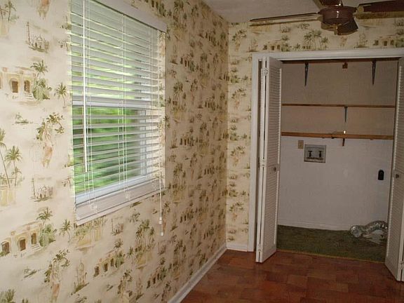 4th image of 2038 Queenswood Dr