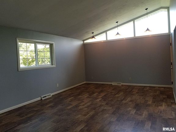 4th image of 805 E Boyton St