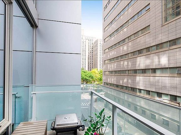 4th image of 50 Franklin St APT 4A