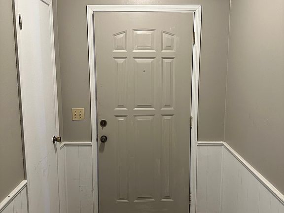 3rd image of 301 N Morgan Dr