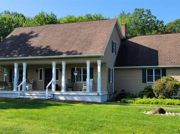 910 Essex Rd, Owego, NY 13827