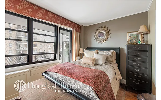 Sold by Douglas Elliman | media 17