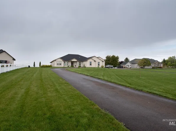 4961 Canal Ln, Fruitland, ID 83619