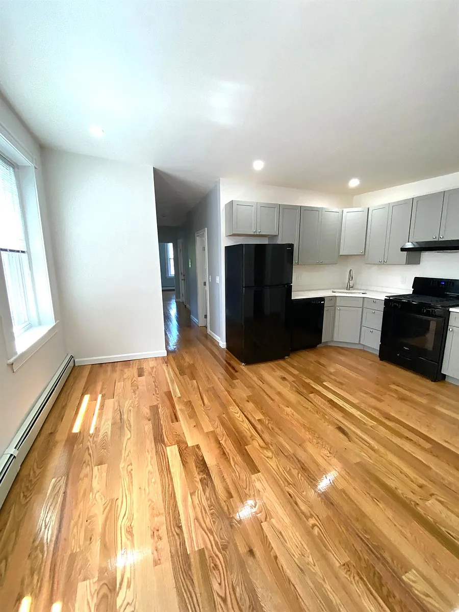 Building Photo - 119 Harvard St #8