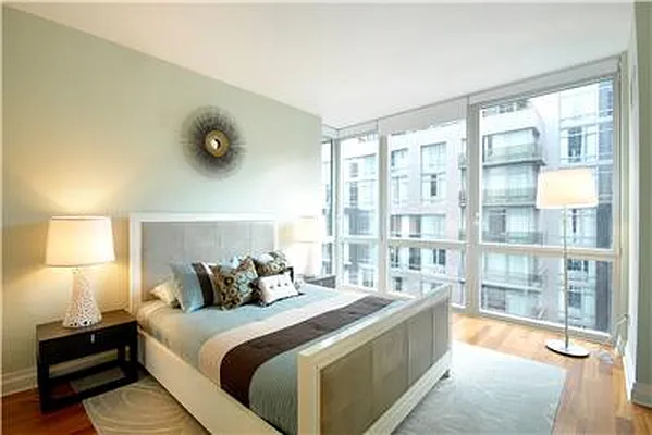 Sold by Warburg | media 13