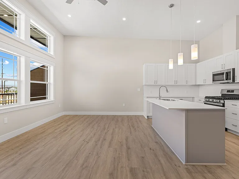 12545 W State St #106 & Unit 206 — Photo 33