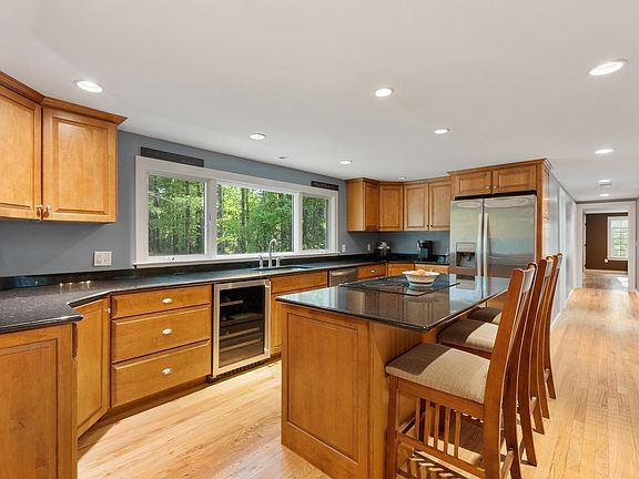2nd image of 276 South Road