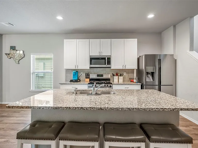 210 Bellewood Manor Dr — Photo 6