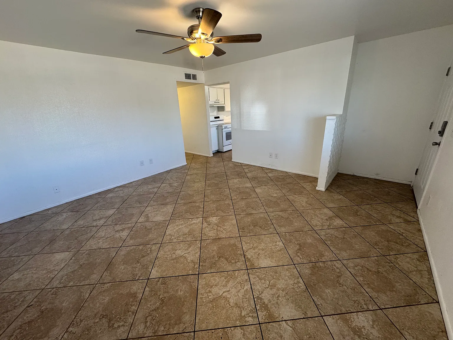 3 bed, 1160 sqft, $1,795 — Photo 4