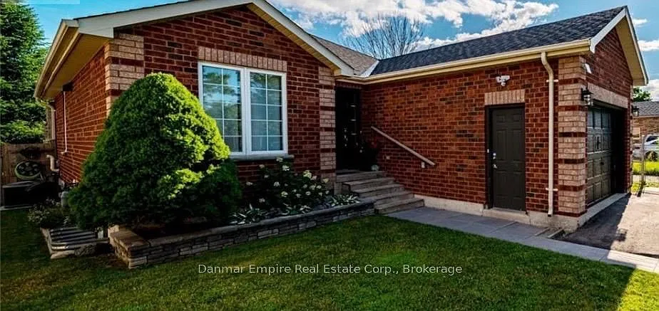 3 bed, $2,000 — Photo 1