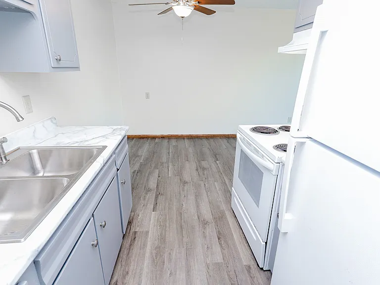 Cedar Avenue Apartments — Photo 18