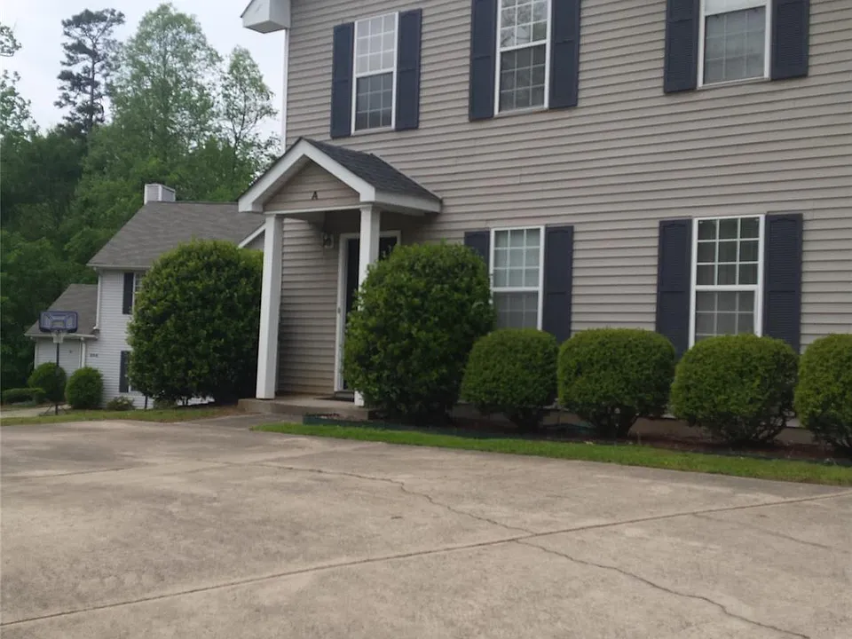 802 Selwyn Oaks Ct