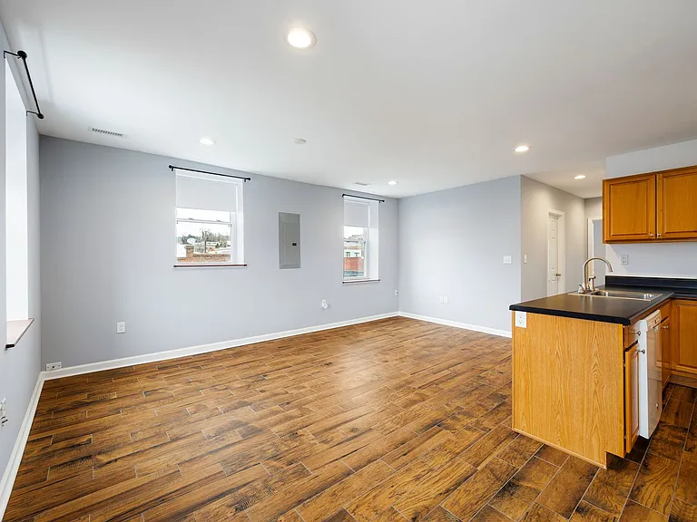 6 N 18th St — Photo 17