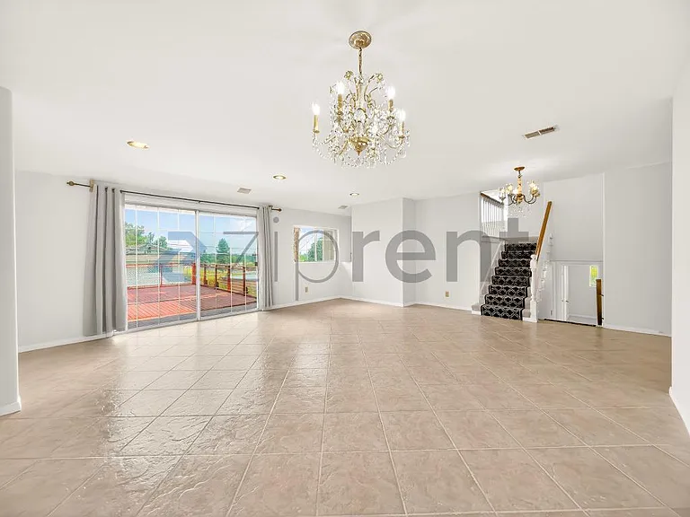 9534 Swinton Ave — Photo 6