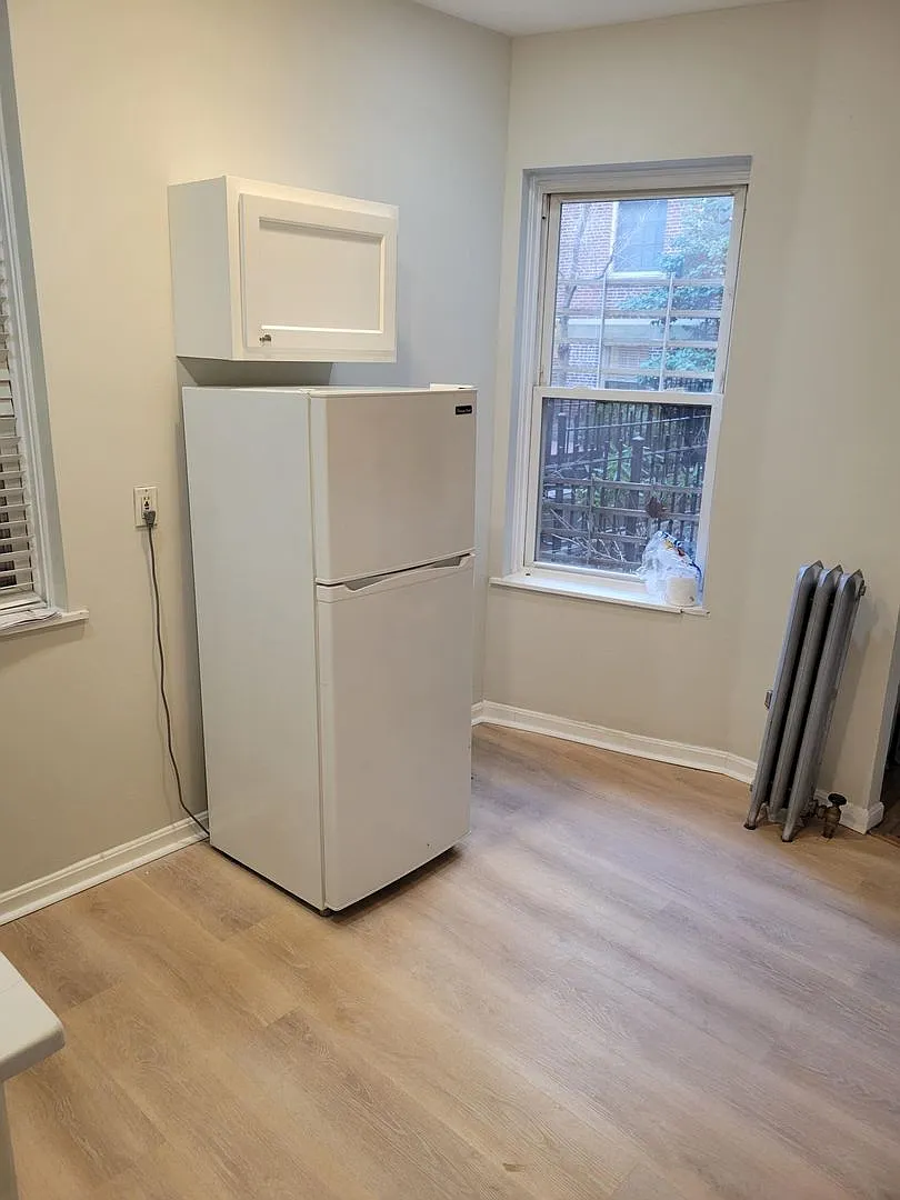 Charming & Updated 2-Bed in Prime Beacon Hill — Photo 4