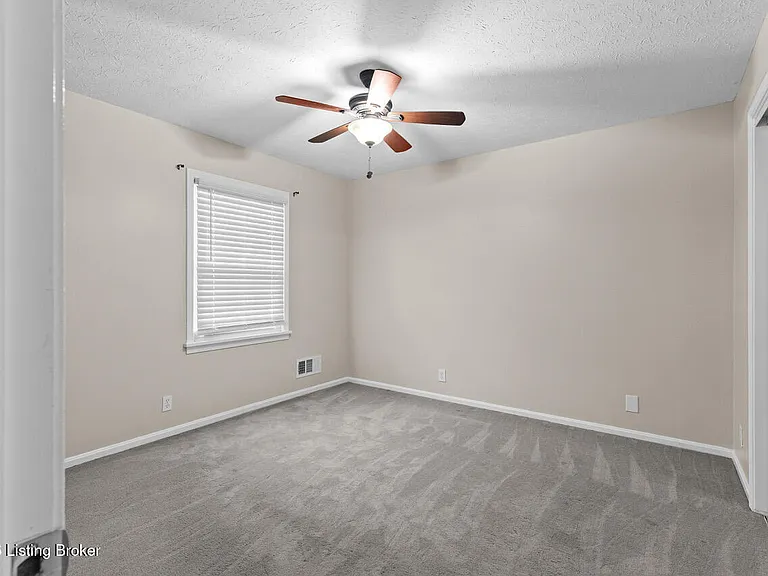 8016 Cortland Dr — Photo 15
