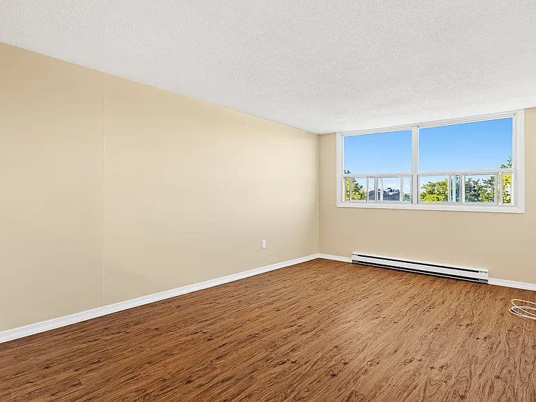 285 Loretta Ave S — Photo 30