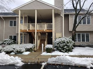 8 Westchester Ter, Annandale, NJ 08801