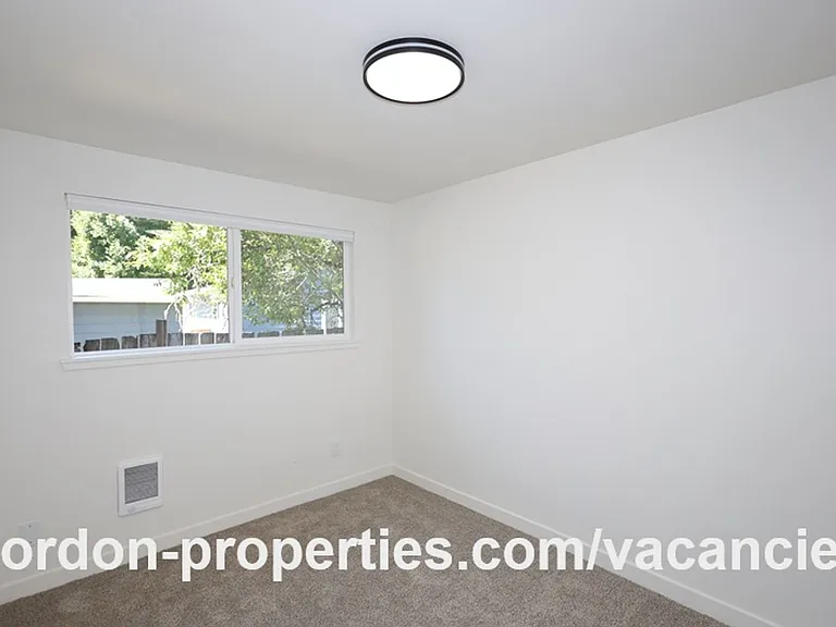 8960 SE Tolbert St #2 — Photo 21