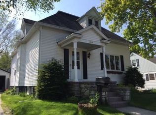 1028 N 18th St, Manitowoc, WI 54220