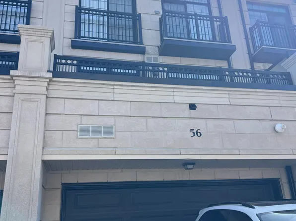 56 Village Pkwy, Markham, ON L3R 2E1