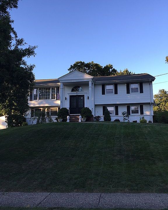 2nd image of 41 Academy Cir
