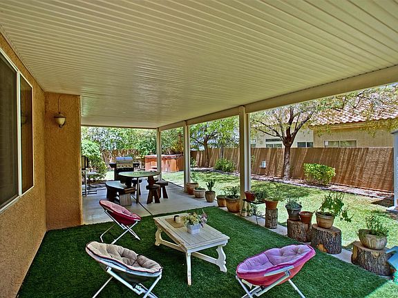 3rd image of 2020 Waterbury Ln