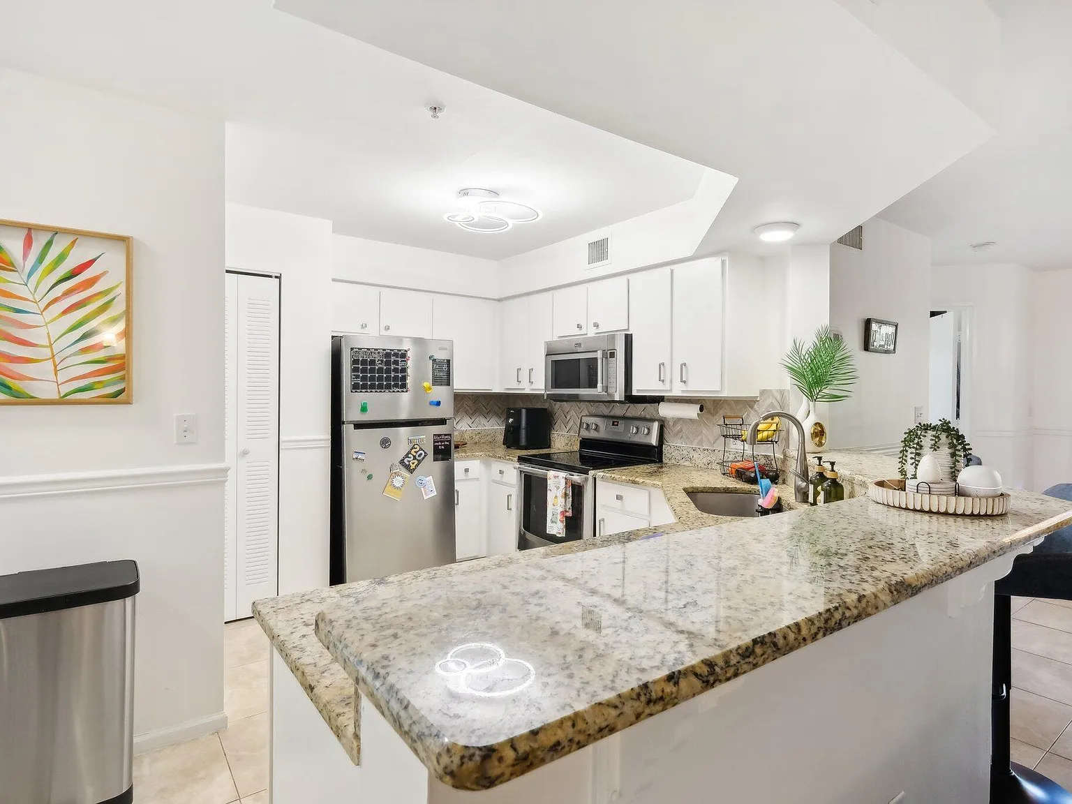 3 bed, 2.0 bath, 1144 sqft, $2,900 — Photo 3