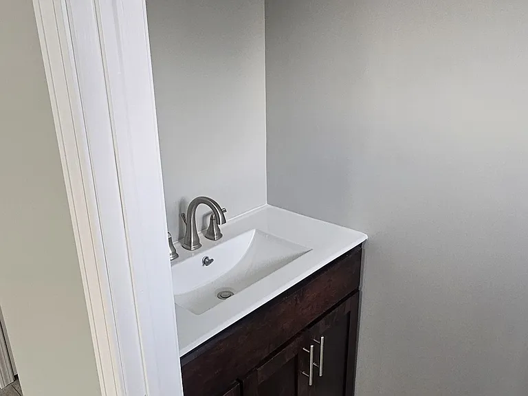 1/2 Bath near Kitchen