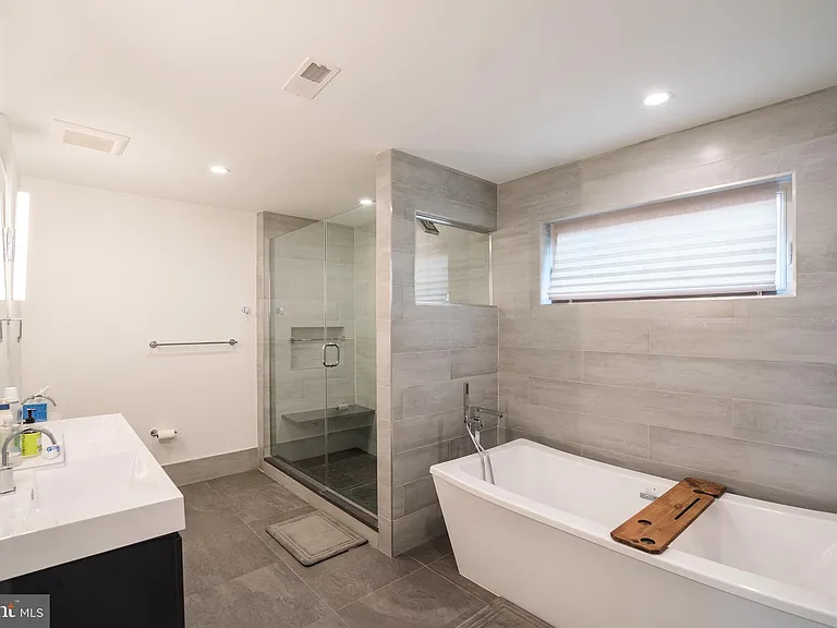 1343 S Garnet St — Photo 27